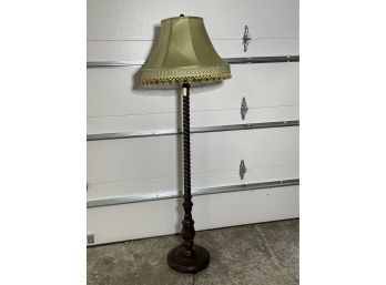 ANTIQUE STYLE FREE TALL STANDING TWISTED WOOD LAMP WITH GREEN SHADE,  64IN HEIGHT