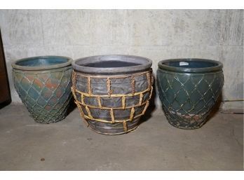 LOT OF 3  FLOWER POTS WITH DESIGN