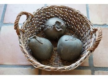 WOOD FRUITS DECORATION WITH BASKET