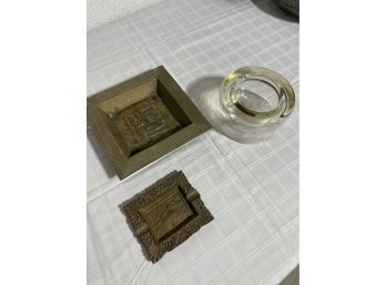 LOT OF 3 ASH TRAYS, INCLUDING BRASS METAL