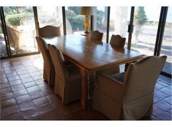 SOLID WOOD DINNING ROOM TABLE WITH 6 CHAIRS