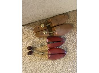 LOT OF 2 WOOD SHOE TREES SIZE LARGE WOMENS