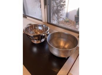 LOT OF 2 METAL COLANDER