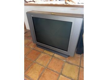 SONY VINTAGE TUBE TV, 27IN HEIGHT