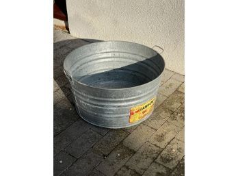 VINTAGE METAL TUB, 22X11 INCHES