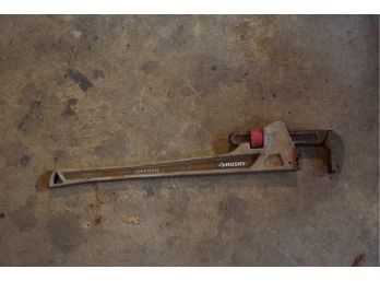 HUSKY PIPE WRENCH ALUM 24IN