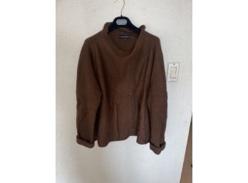 URBAN ZEN BROWN SWEATER SIZE ML, RETAIL OVER $800