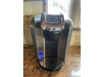 WORKING KEURIG COFFEE MAKER WLCD SCREEN, 12IN HEIGHT