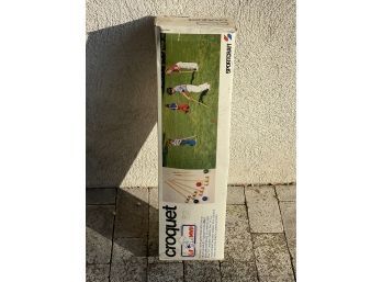 VINTAGE CROQUET SET IN BOX