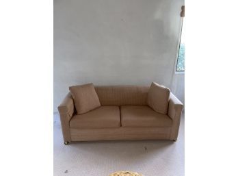 VINTAGE PULL OUT STEARNS & FOSTER CONVERTIBLE FASHION SOFA