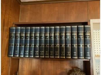 LOT OF ENCYCLOPEDIAS