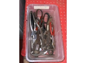 ASSORTED LOT OF TOOLS