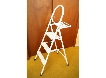 WHITE METAL STEP LADDER