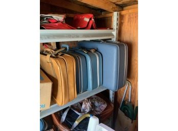 VINTAGE LOT OF ASSORTED SUITCASES