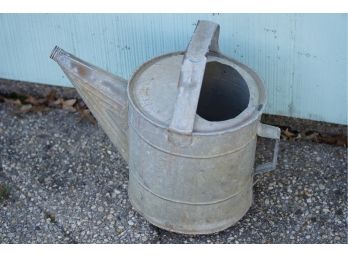 METAL WATERING CAN