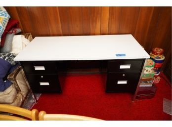 VINTAGE METAL DESK WITH 4 DRAWERS,