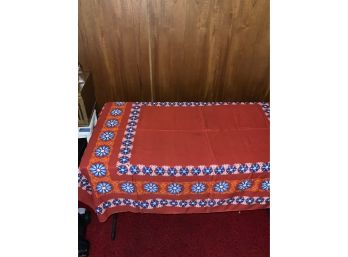 VINTAGE 70'S TABLE CLOTH, HAS SMALL HOLE CHECK PHOTOS, 58X50 INCHES