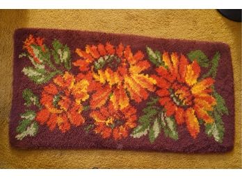 SHAGGY VINTAGE  FLOWER PRINT RUG 1970S