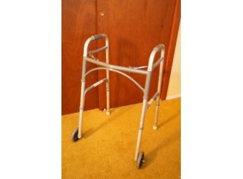 ALUMINUM WALKER ON WHEELS