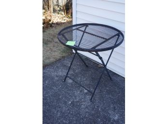 OUTDOOR VINTAGE FOLDING METAL ROUND TABLE