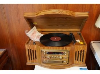 VINTAGE SYL VANIA RECORD PLAYER