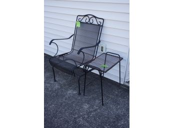 OUTDOOR METAL CHAIR WITH SIDE TABLE