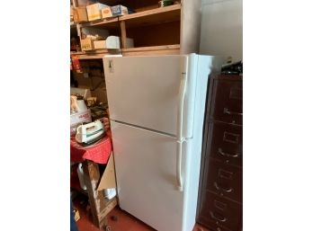 STANDUP WHITE KENMORE REFRIGERATOR (WORKING)