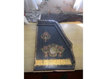 ANTIQUE WOODEN MUSICAL HARP. (HAS DAMAGE, CHECK PHOTOS)