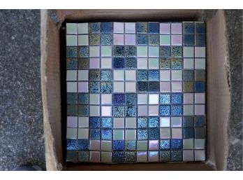 LARGE LOT OF BATHROOM TILES