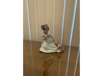 NAO PORCELAIN FIGURING OF GIRL & DOG (6.5 INCHES HEIGHT)