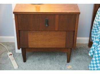 MID-CENTURY 2 DRAWERS NIGHTSTAND