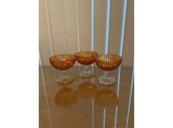 LOT OF THREE VINTAGE CARNIVAL GLASSES (3.5 INCHES HEIGHT)