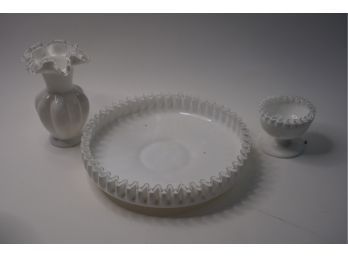 BUNDLE DEAL OF ASSORTED VINTAGE MILK GLASS ITMES