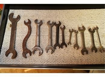 LOT OF ASSORTED VINTAGE WRENCHES