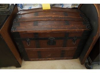 ANTIQUE WOOD SHIPS TRUNK STORAGE