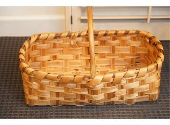 BEAUTIFUL LARGE WICKER STYLE BASKET