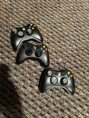 Set Of 3 Xbox 360 Controllers