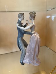 Beautiful Lladro Anniversary Waltz Figurine