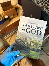 366 Devotions Trusting In God Devotional Book