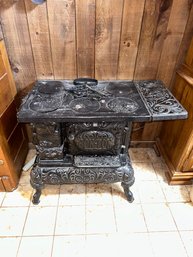 BON-TON Antique Wood Burning Iron Stove