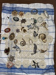 Vintage Beautiful Brooch Pins Collection And Women Jewelry Accessories