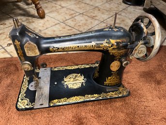 The Singer Manufacturing Co: Vintage Singer Sewing Machine # AAO14022