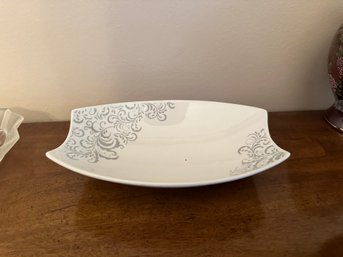 Pretty D'Lusso Designs Couture Collection Appetizer Tray White Gray Scroll