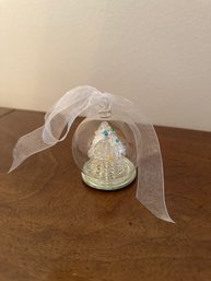Beautiful Spun Glass Christmas Tree Ball Ornament Color Accents Lights Up