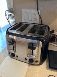 BlackDecker 4-Slot Toaster