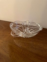 Fine Crystal Basket Handle Is Plastic