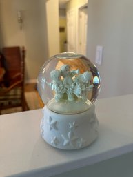 Snowbabies Snow Globe