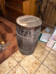 Vintage Wooden Primitive Wire Banded Nail Keg Barrel Rustic Farm Cabin