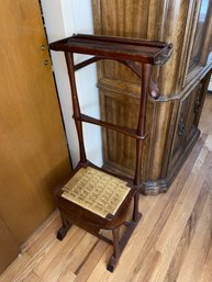 Italian Mid-Century Modern Beech Valet Chair