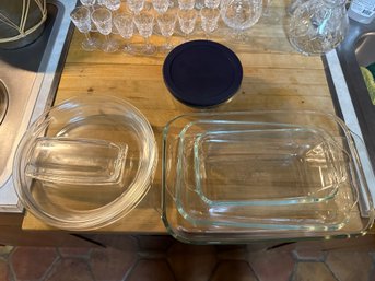 Vintage Set Of Pyrex Clear Glass Baking Tray And Bowls